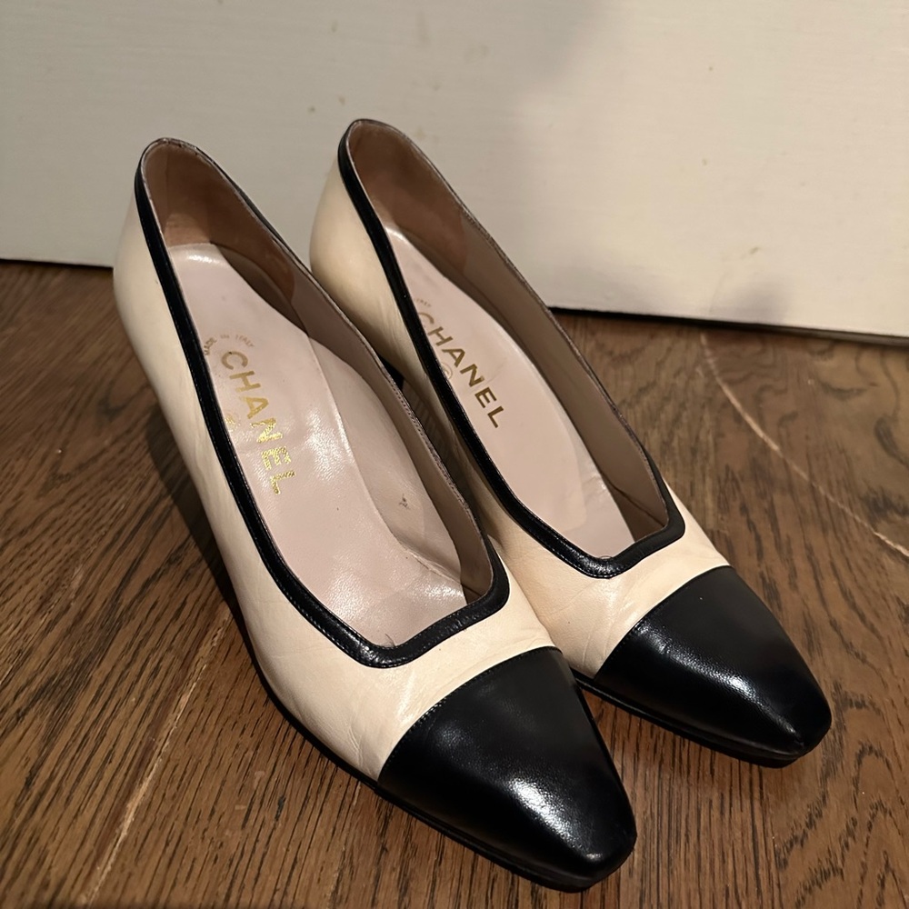 Chanel leather hills